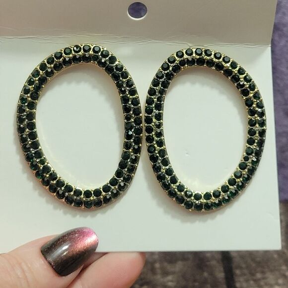 Emerald Green Crystal Earrings - Picture 9 of 9